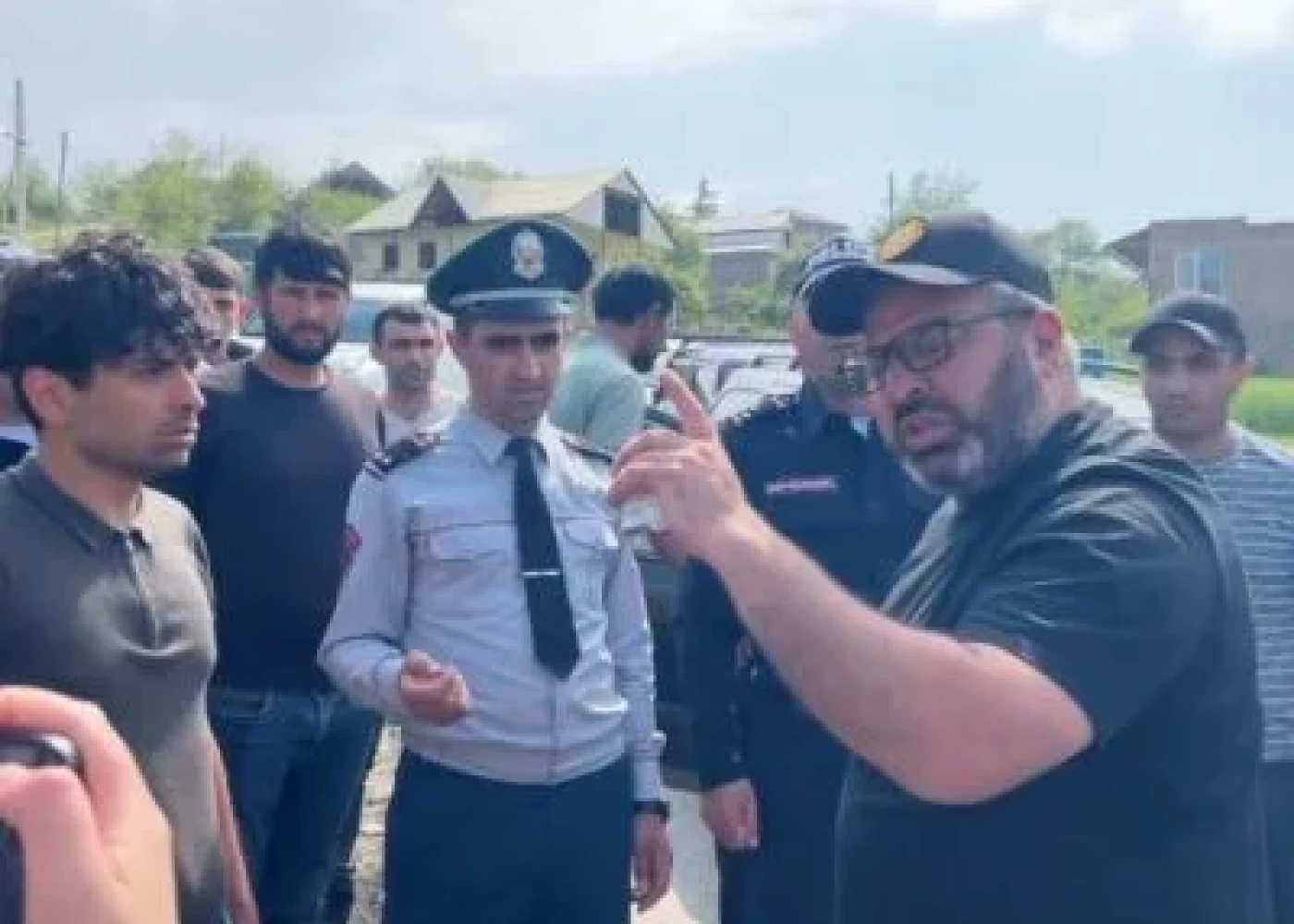 Polis erməni deputatı Azərbaycanla sərhəddə buraxmadı